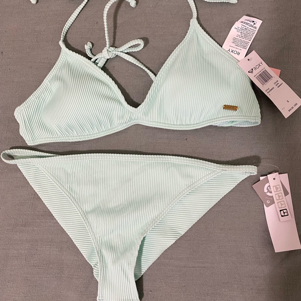 Roxy Bikini Top (TOP ONLY)